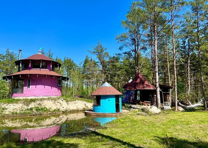 Roosa Maja Parvesaunaga Ferienhaus Reigi