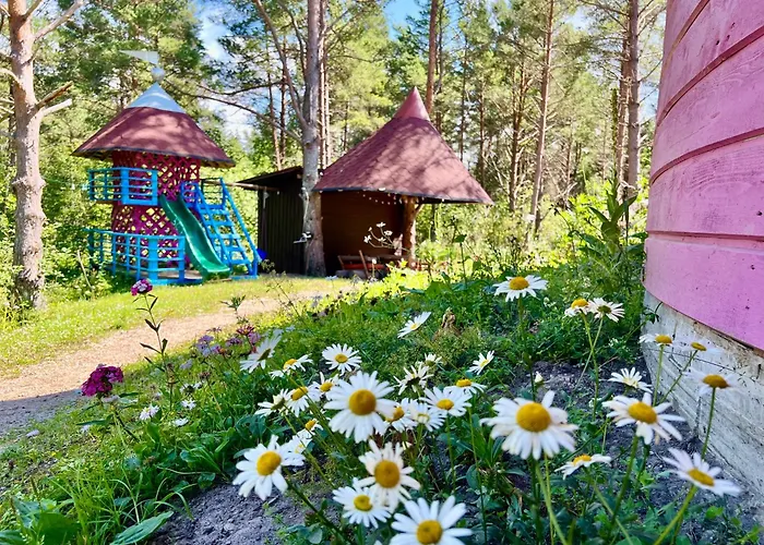 Roosa Maja Parvesaunaga Ferienhaus *